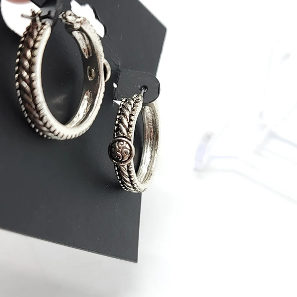 Tanya creations textured silver tone hoop earring - Picture 3 of 4